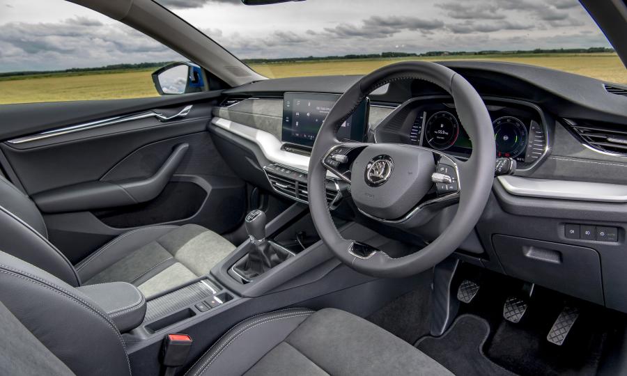 Интерьер Skoda Octavia 2020 года  (UK) (фото 30 из 42)